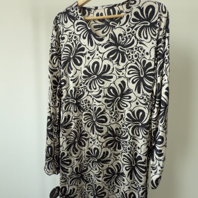 Beaded satin , floral patterned maxi dress , Jalabiya جلابية حرير بنمط مشجر مزينة بفصوص بربطات جانبية
