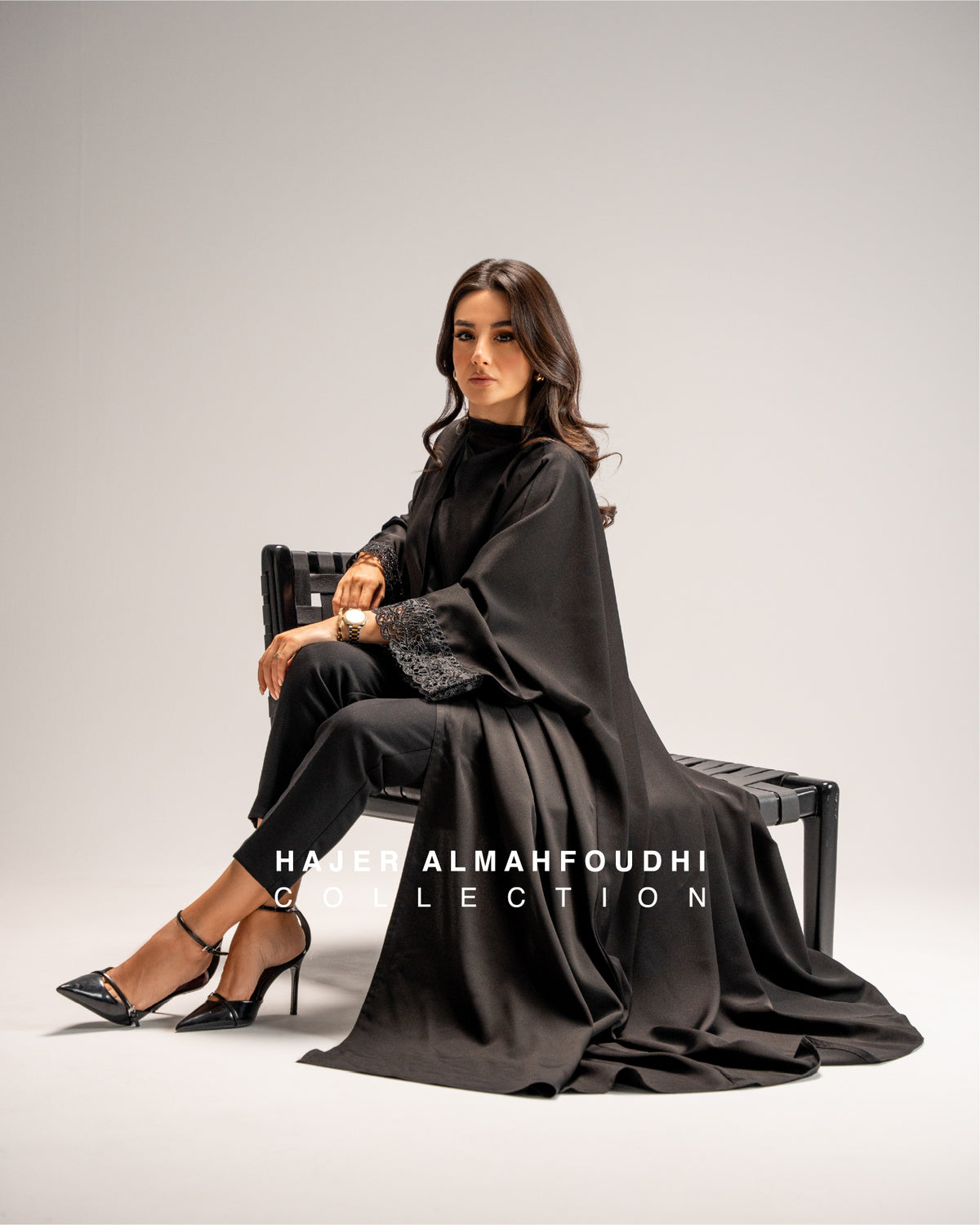 عباية كريب بأكمام دانتيل يومية عملية  Practical Crepe Abaya with Lace