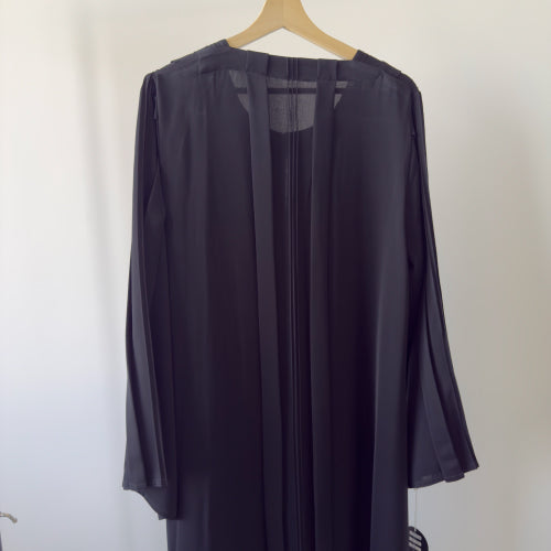 عباية عملية بكسرات ، قصة مسقيمة Black striped , straight cut abaya