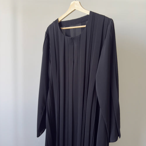 عباية عملية بكسرات ، قصة مسقيمة Black striped , straight cut abaya
