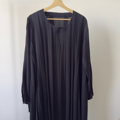 عباية عملية بكسرات ، قصة مسقيمة Black striped , straight cut abaya
