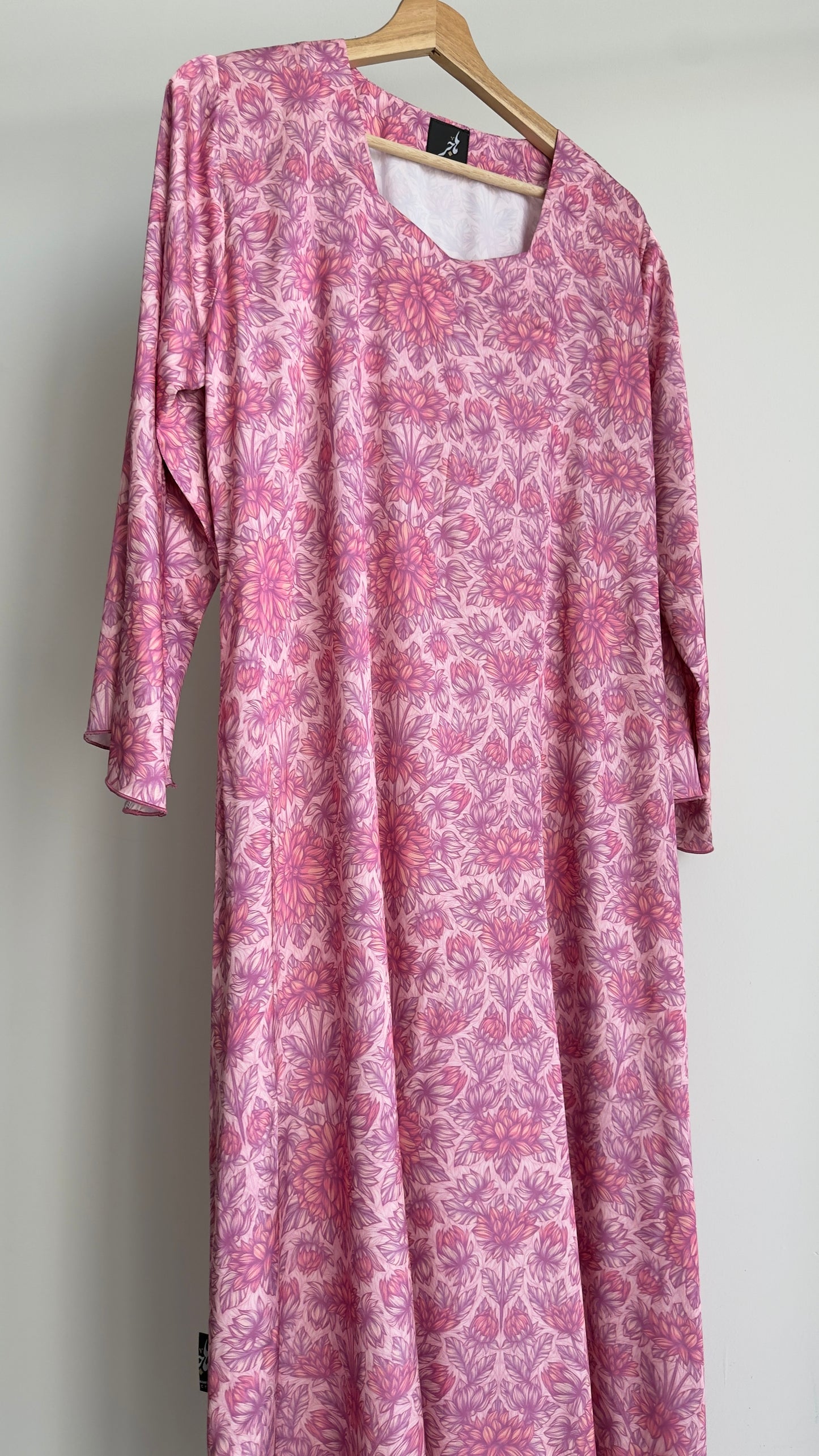 Pink Floral Silk Dress لبس حرير فضفاض