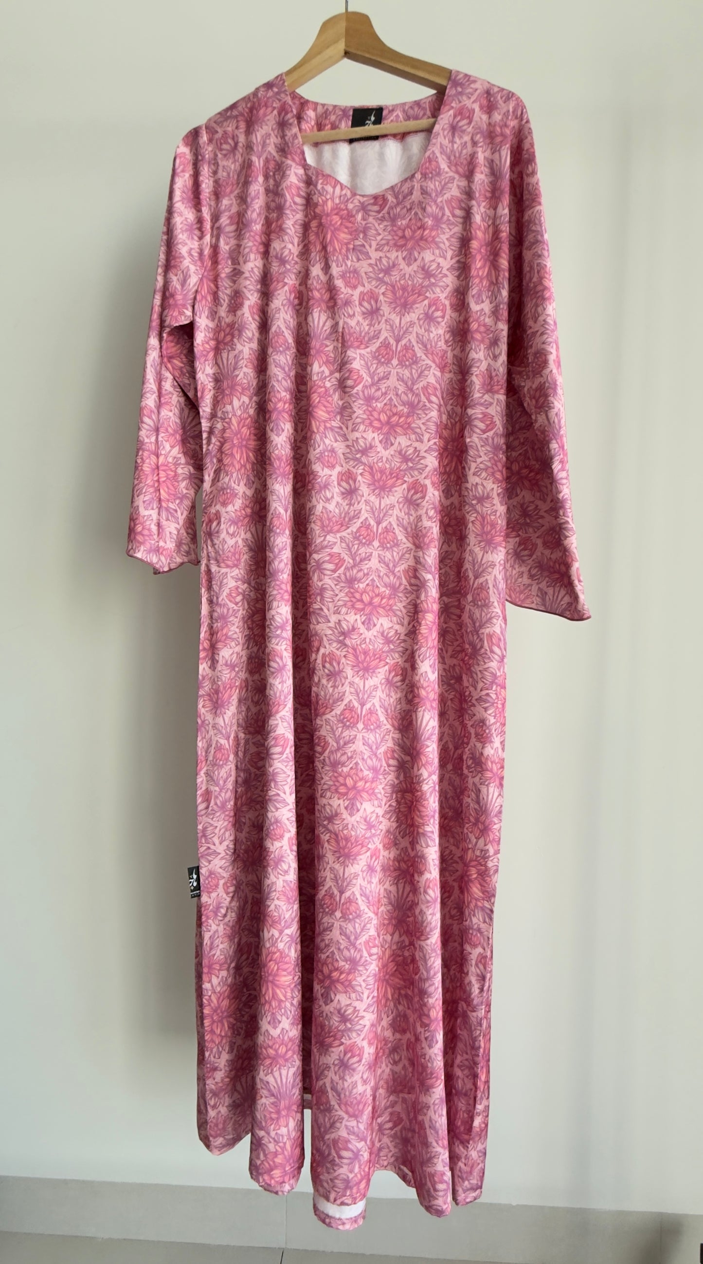 Pink Floral Silk Dress لبس حرير فضفاض