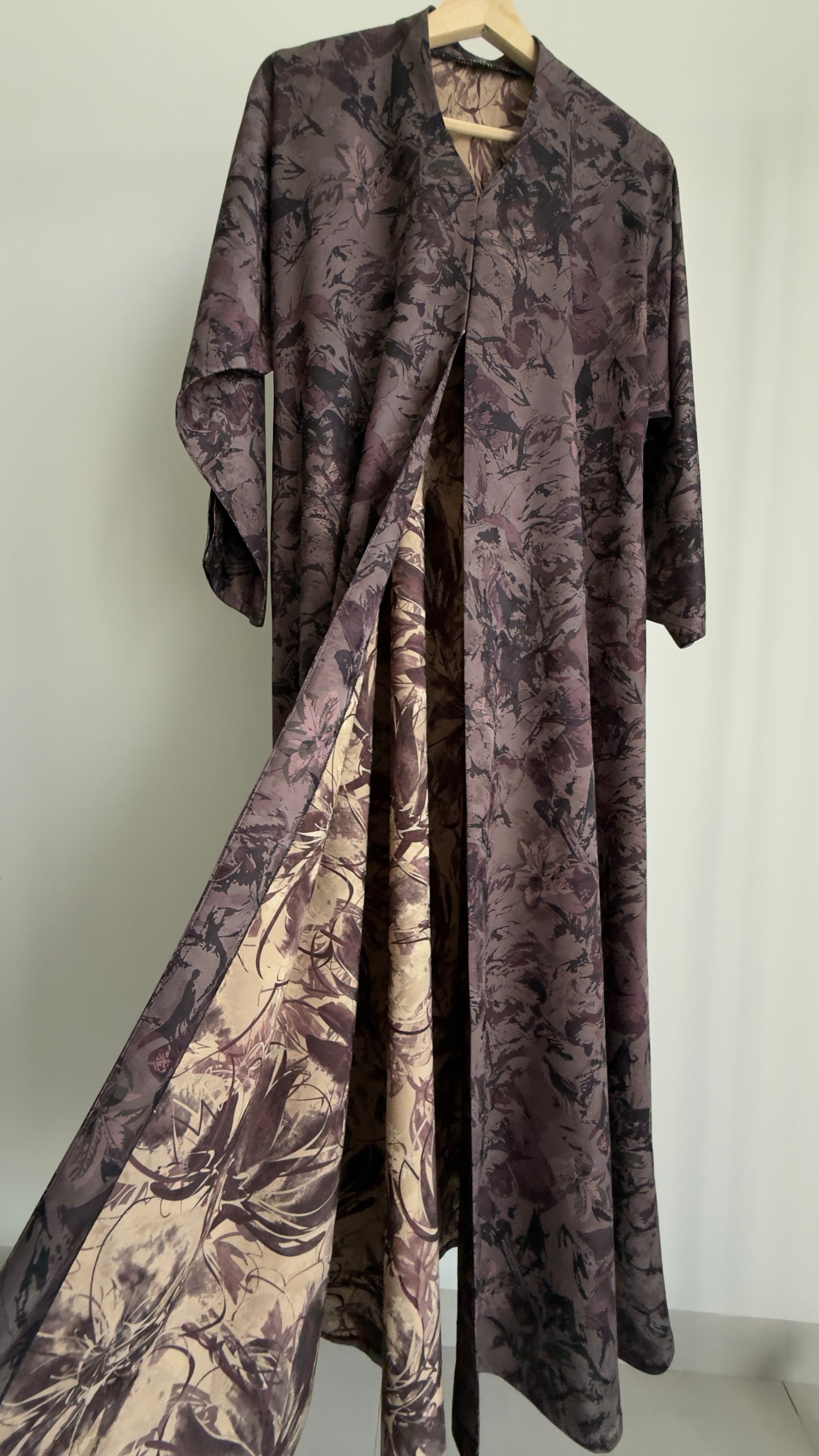 عباية جاكارد بنفسجي