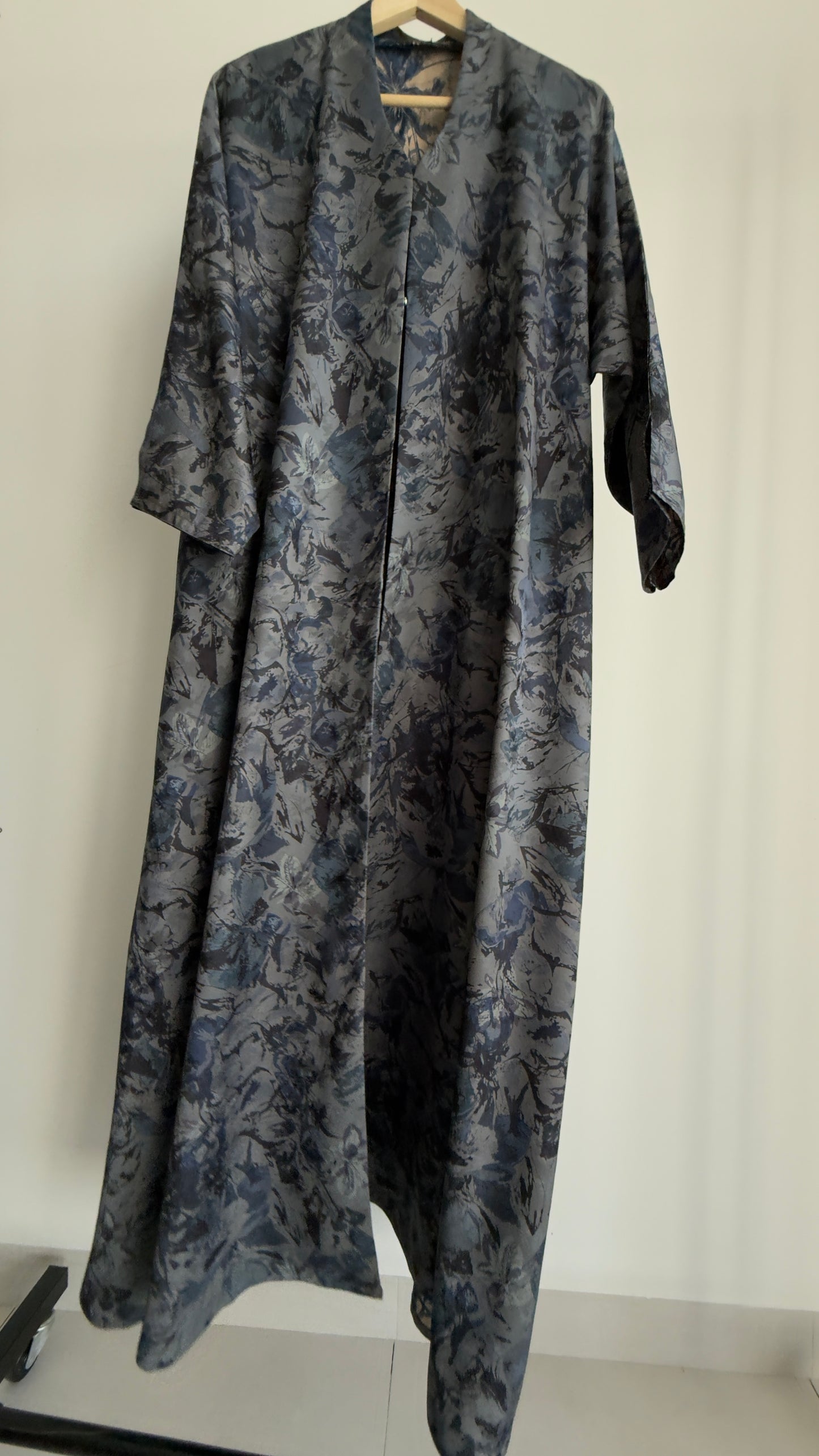 عباية جاكارد أزرق