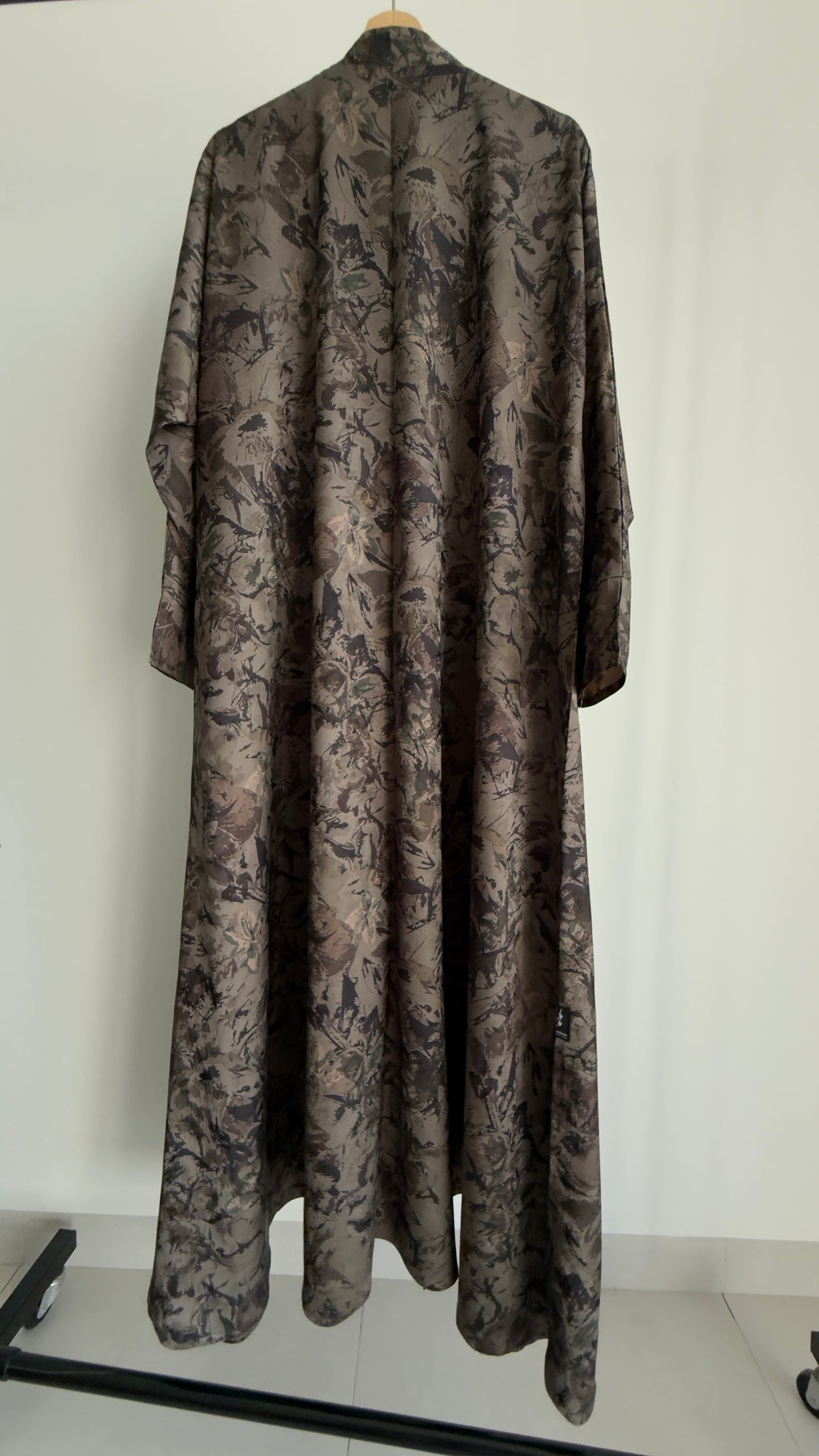 عباية جاكارد أخضر زيتوني