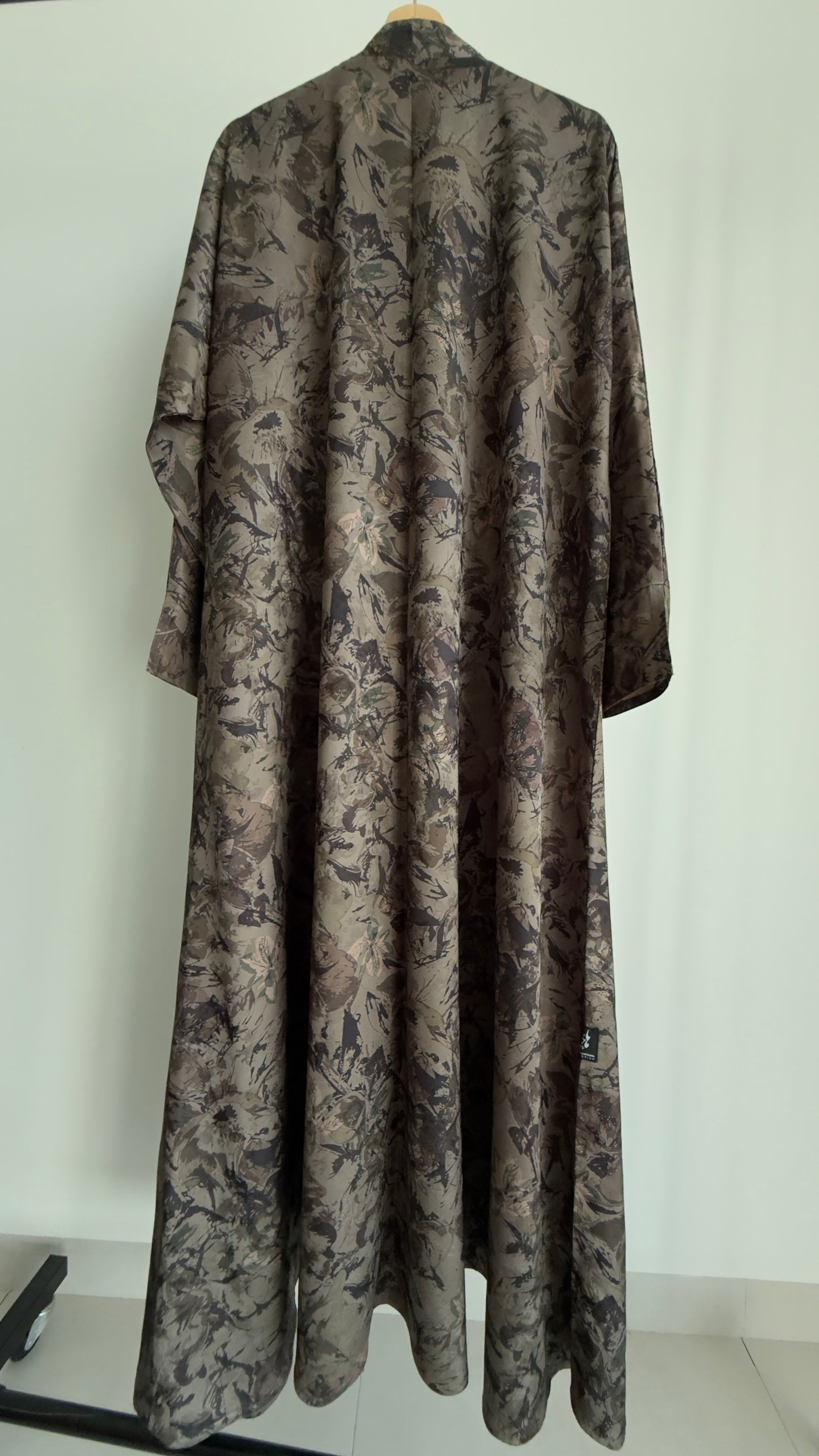 عباية جاكارد أخضر زيتوني