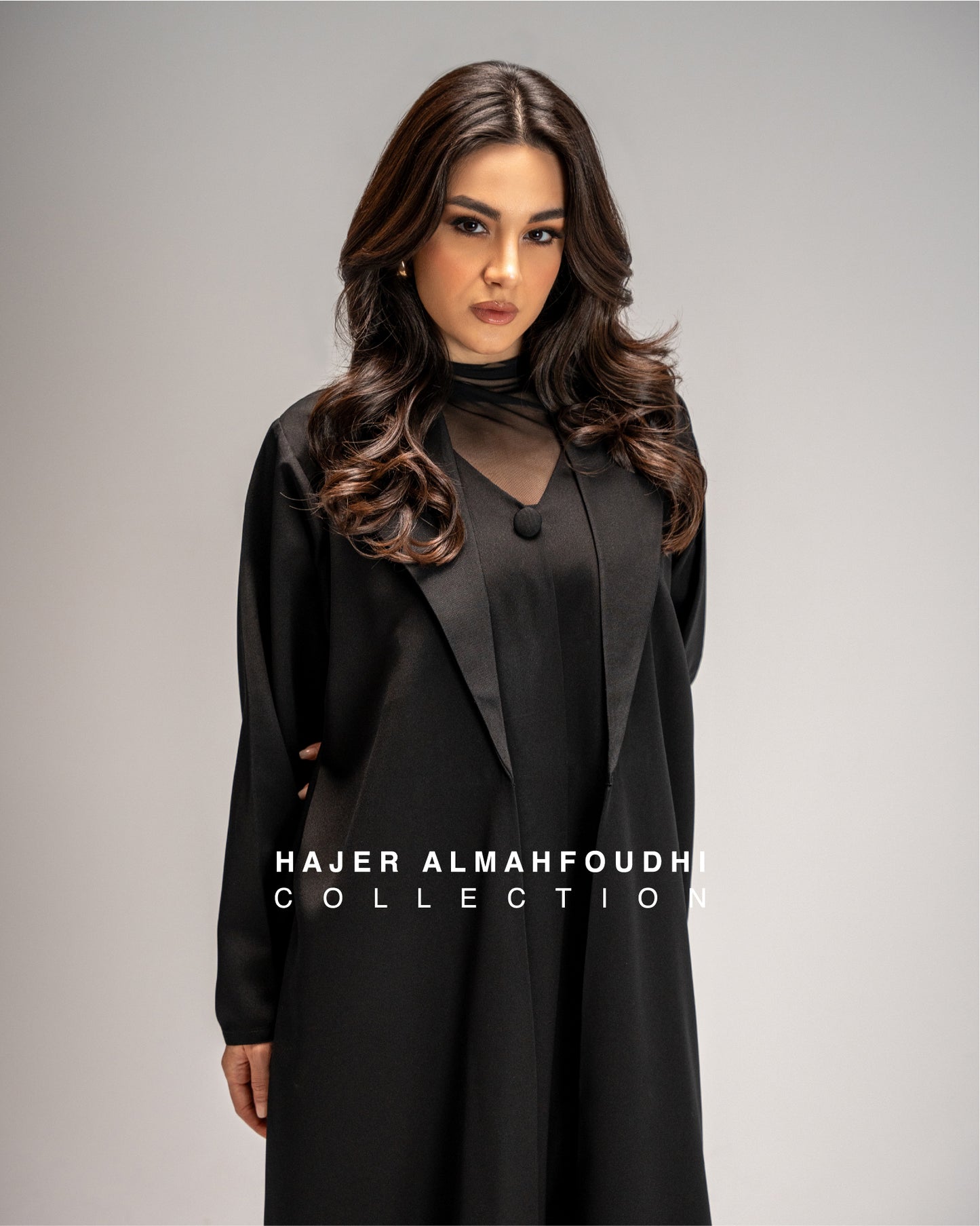 تفصيل عباية بليزر سجنيشر 3 , كريب SIGNATURE 3 Everyday Blazer Abaya (Pre Order)