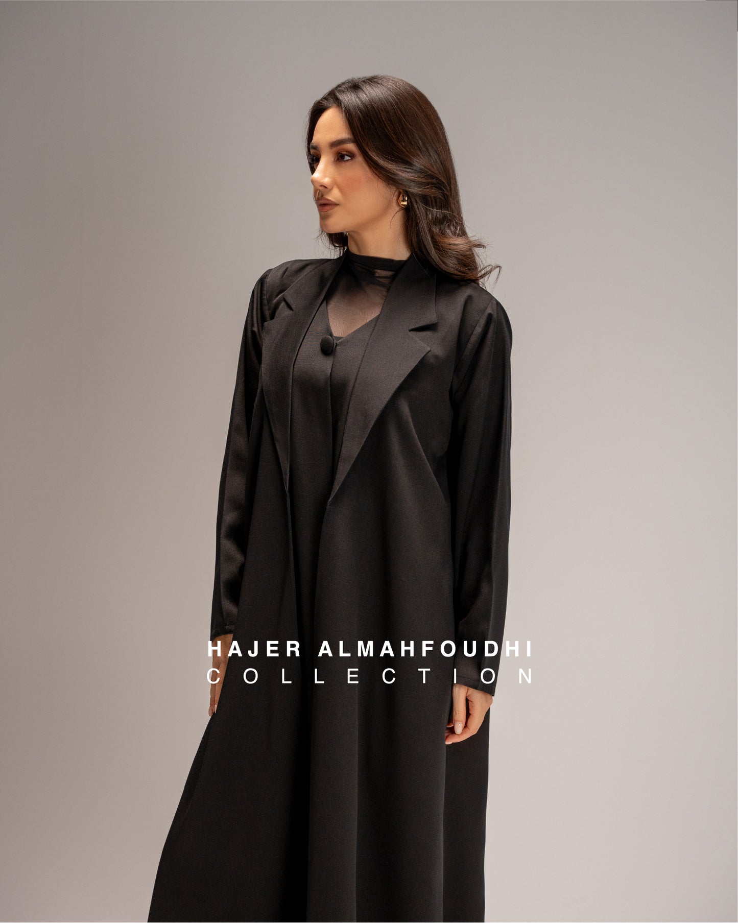 تفصيل عباية بليزر سجنيشر 3 , كريب SIGNATURE 3 Everyday Blazer Abaya (Pre Order)