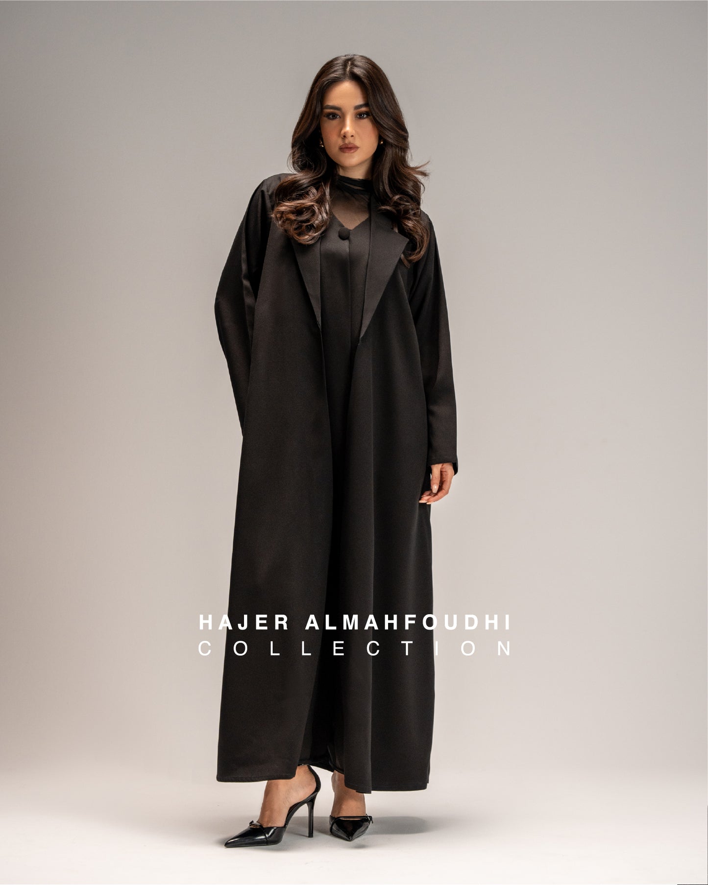 تفصيل عباية بليزر سجنيشر 3 , كريب SIGNATURE 3 Everyday Blazer Abaya (Pre Order)