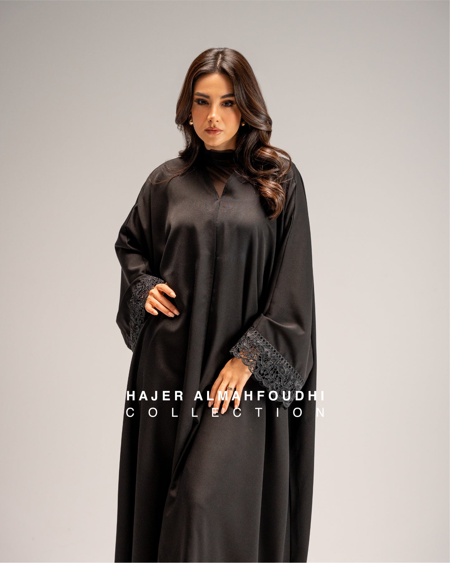 عباية كريب بأكمام دانتيل يومية عملية  Practical Crepe Abaya 