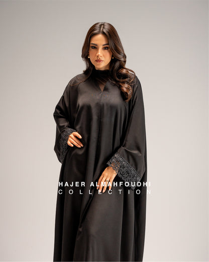 عباية كريب بأكمام دانتيل يومية عملية  Practical Crepe Abaya 