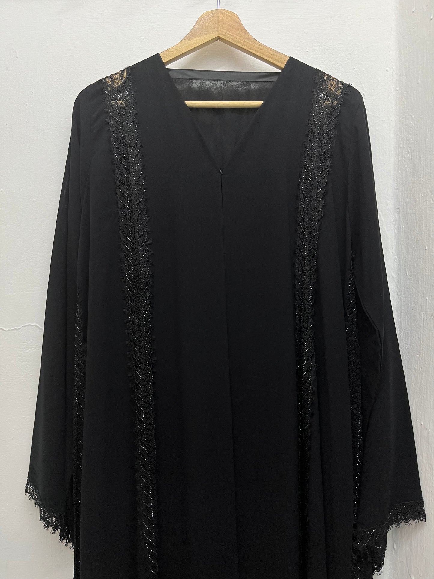 عباية دانتيل وفصوص BLACK DANTAIL ABAYA