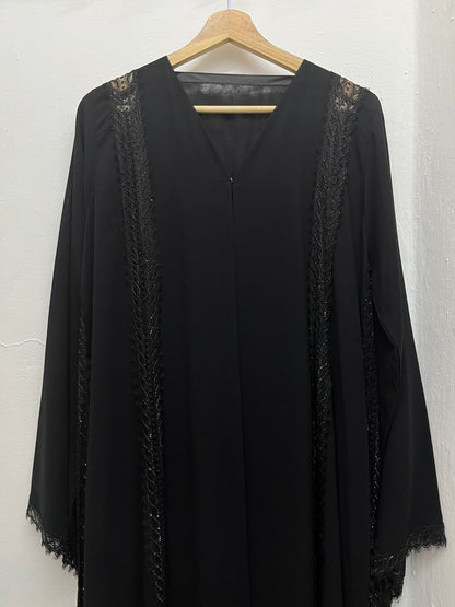 عباية دانتيل وفصوص BLACK DANTAIL ABAYA