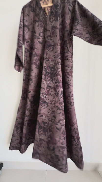عباية جاكارد بنفسجي